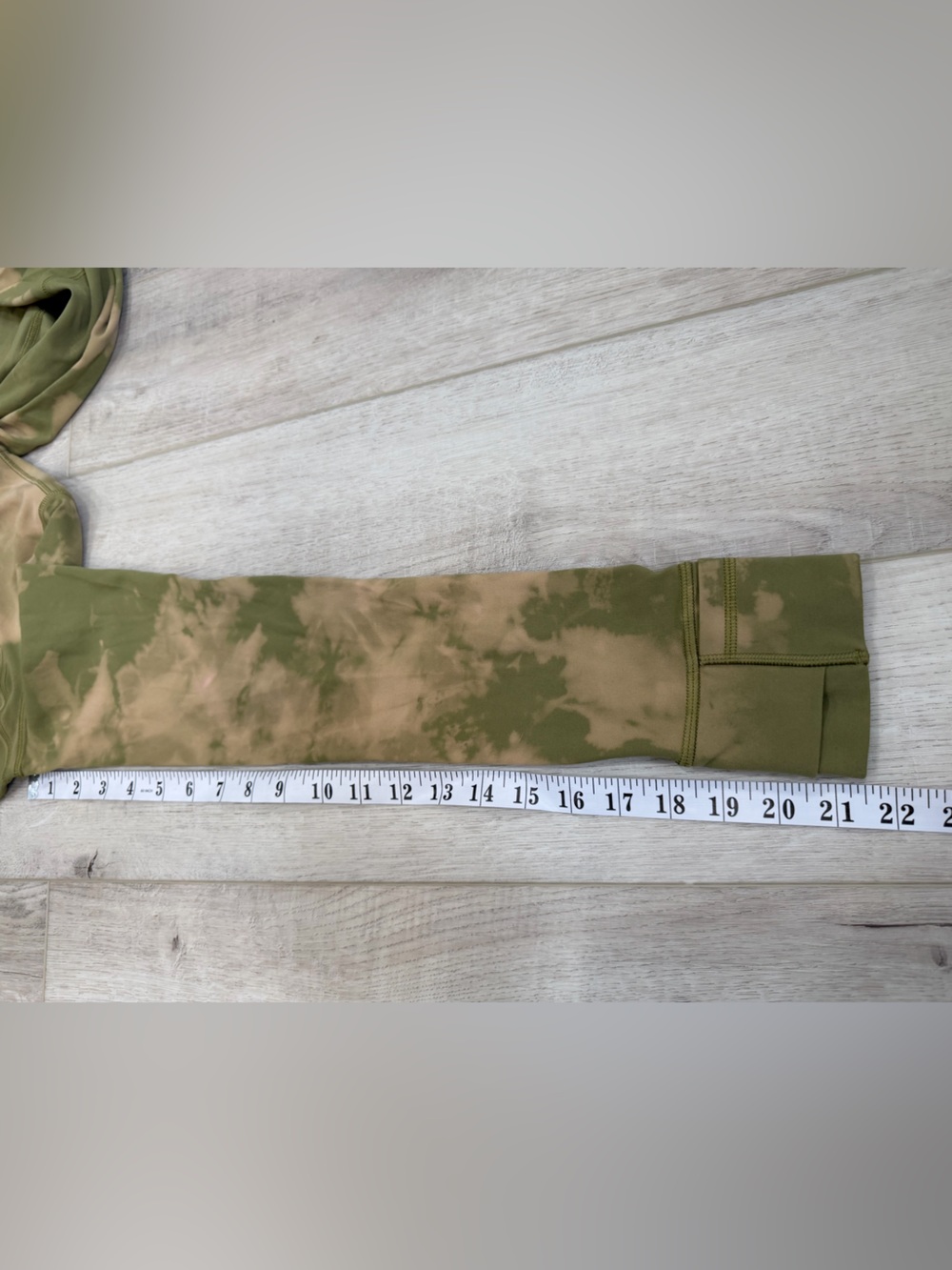 LuluLemon - Define Hooded Nulu Green Tie-Dyed Jacket. Size 10. - Picture 10 of 10
